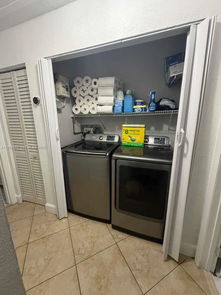 SOUTH MIAMI LAKES - Residential