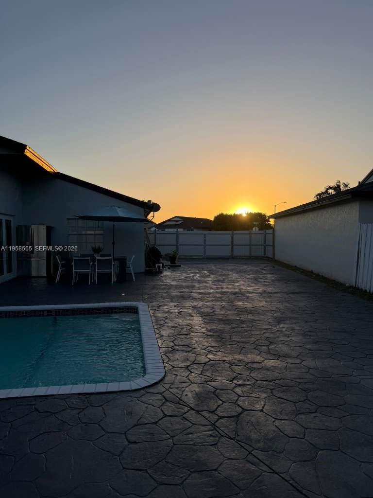 SOUTH MIAMI LAKES - Residential