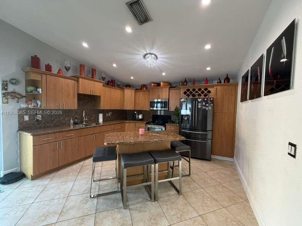 SOUTH MIAMI LAKES - Residential