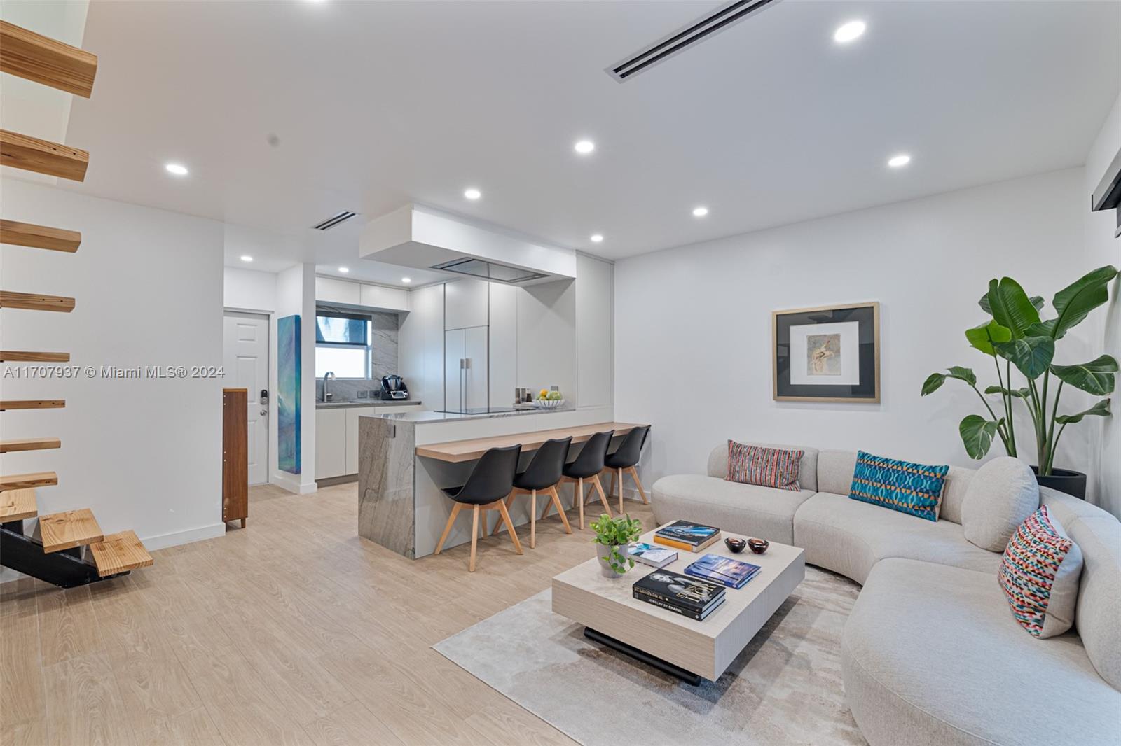 Property for Sale at 798 Crandon Blvd 39-C, Key Biscayne, Miami-Dade County, Florida - Bedrooms: 2 
Bathrooms: 3  - $949,900