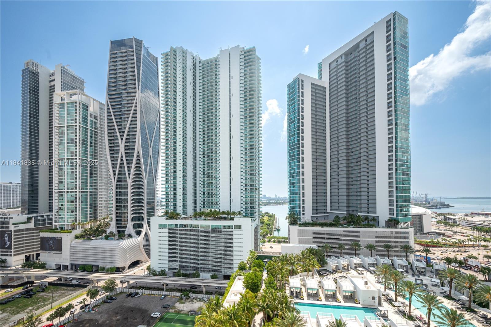 PARAMOUNT MIAMI WORLDCENTE - Residential Lease