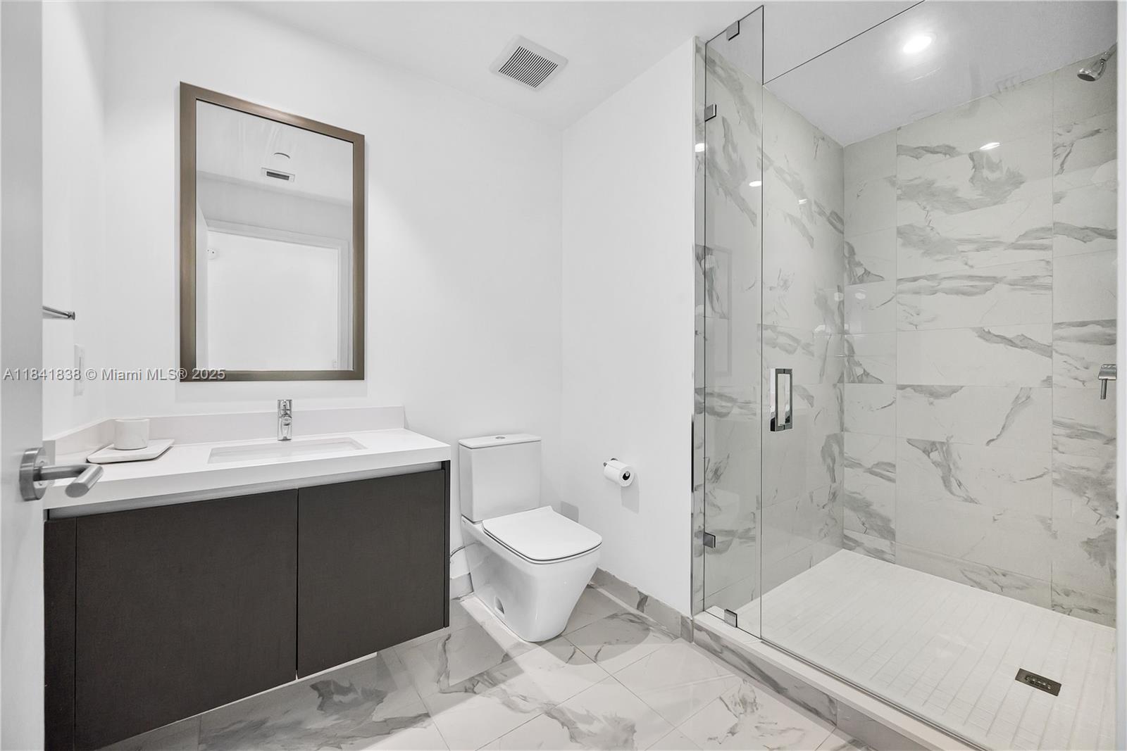 PARAMOUNT MIAMI WORLDCENTE - Residential Lease