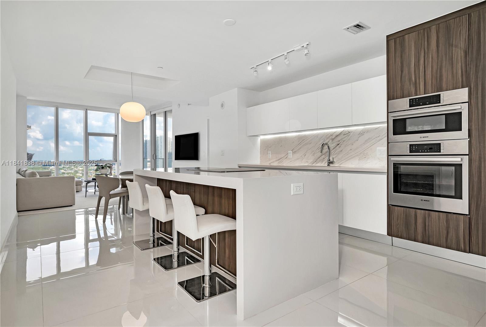 851 NE 1st Ave 1701