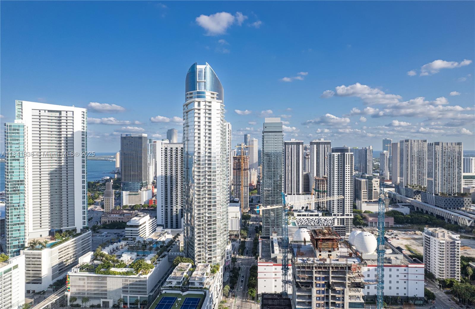 PARAMOUNT MIAMI WORLDCENTE - Residential Lease