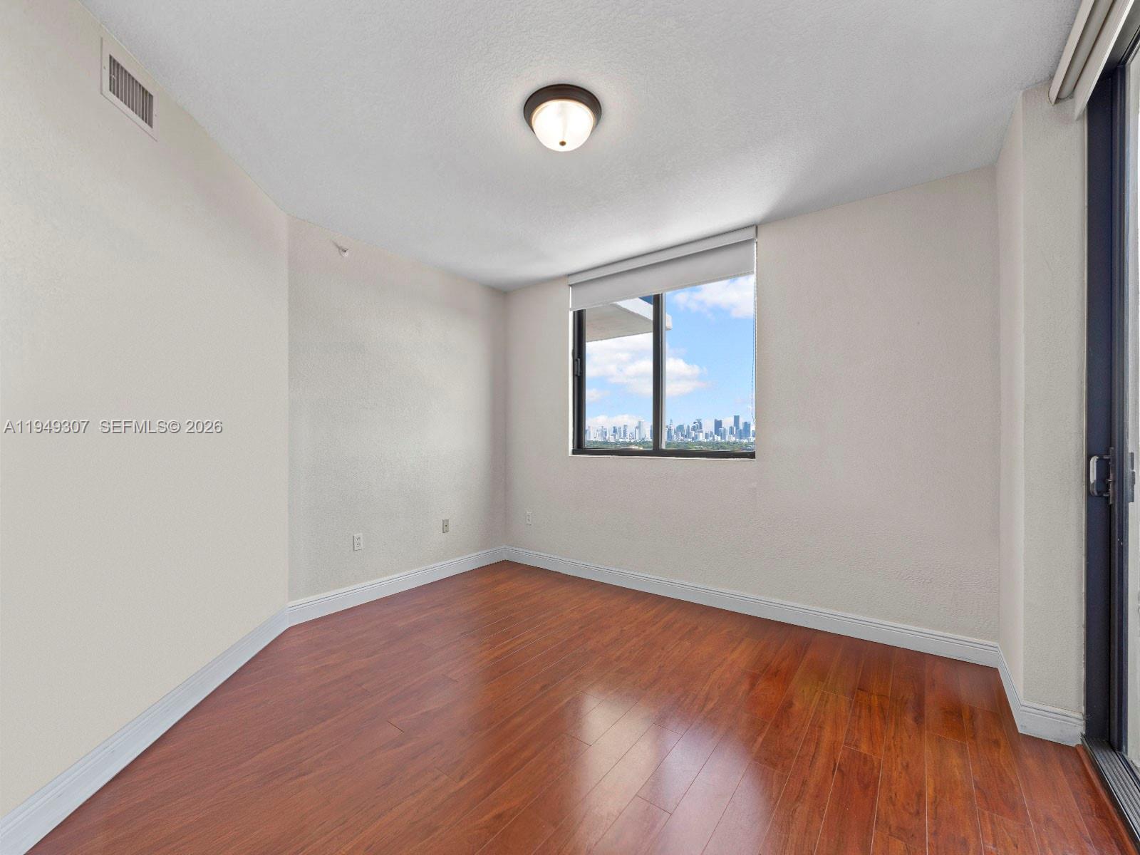 THE LUXOR RESIDENCES COND - Residential