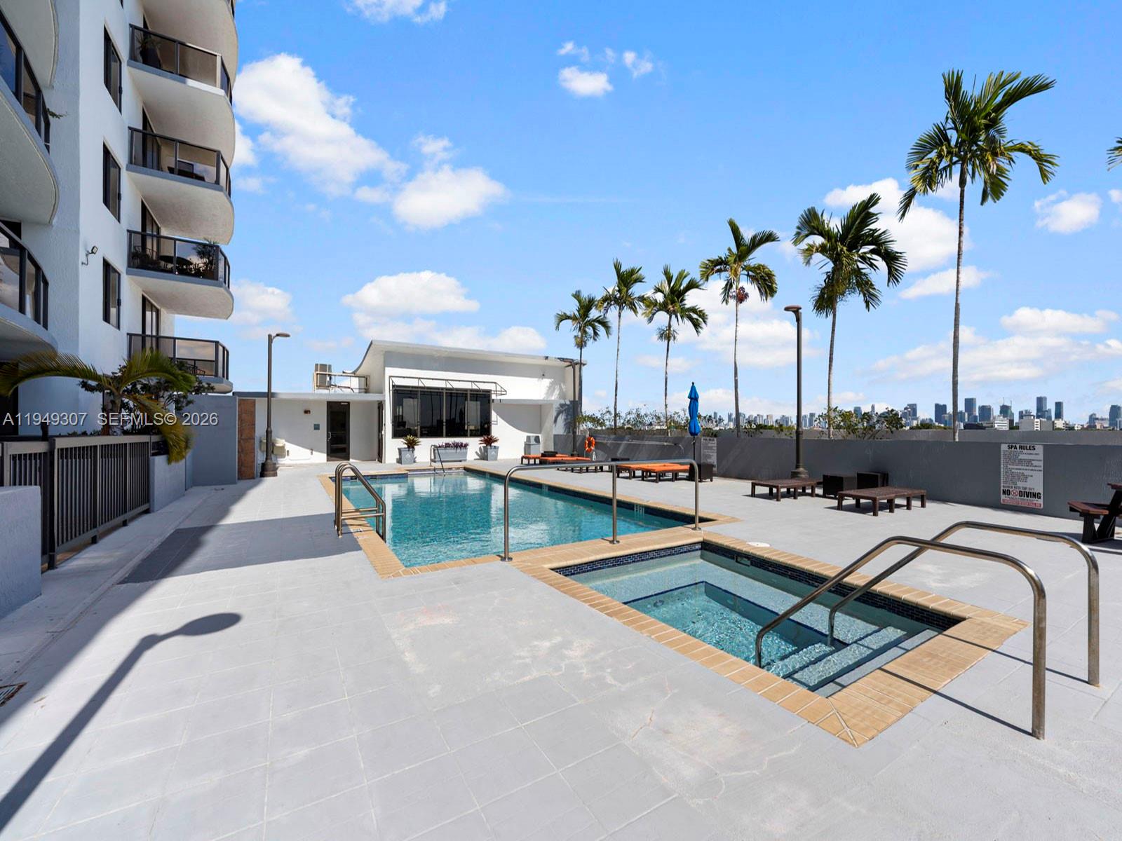 THE LUXOR RESIDENCES COND - Residential