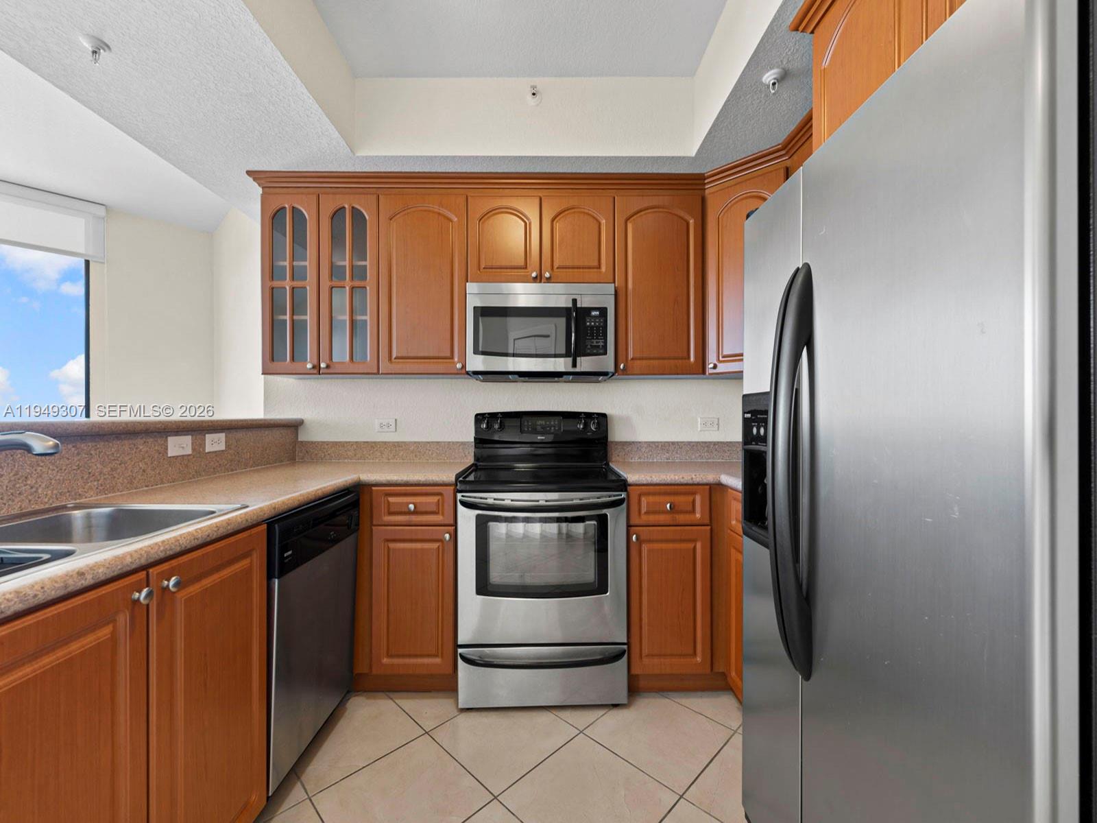 THE LUXOR RESIDENCES COND - Residential