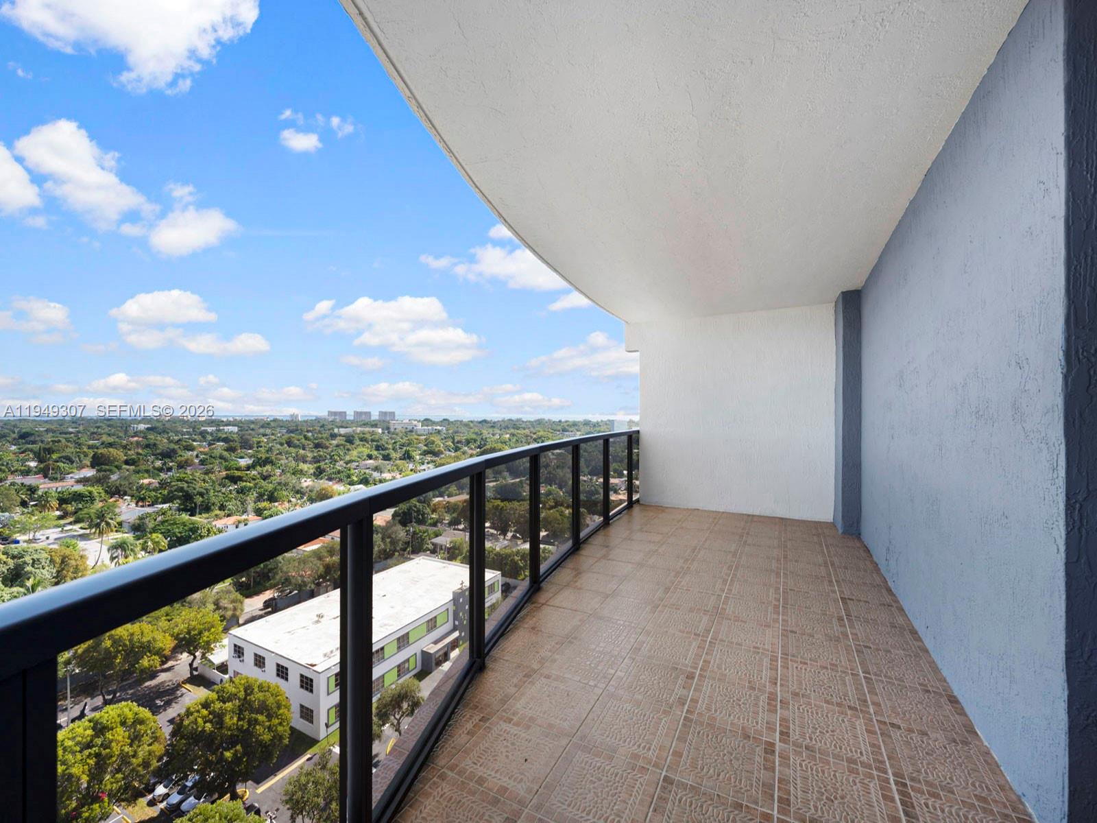 THE LUXOR RESIDENCES COND - Residential