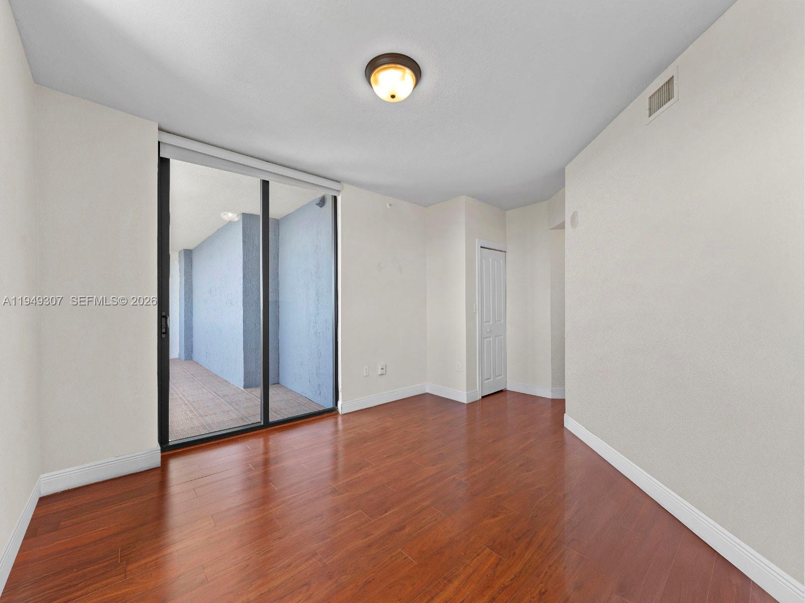 THE LUXOR RESIDENCES COND - Residential