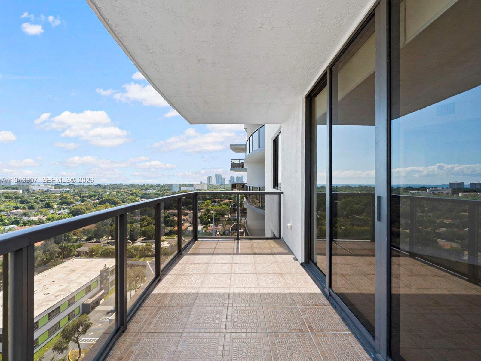 THE LUXOR RESIDENCES COND - Residential