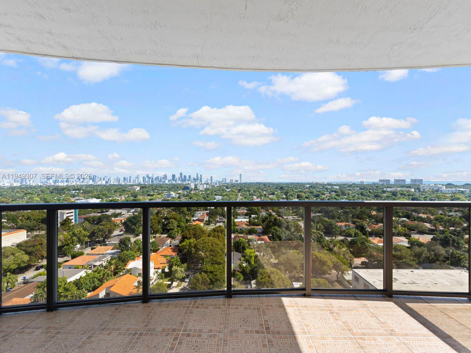 THE LUXOR RESIDENCES COND - Residential