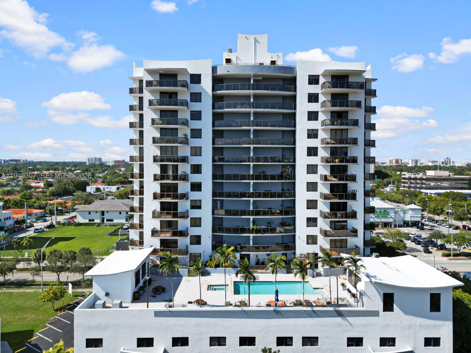 THE LUXOR RESIDENCES COND - Residential