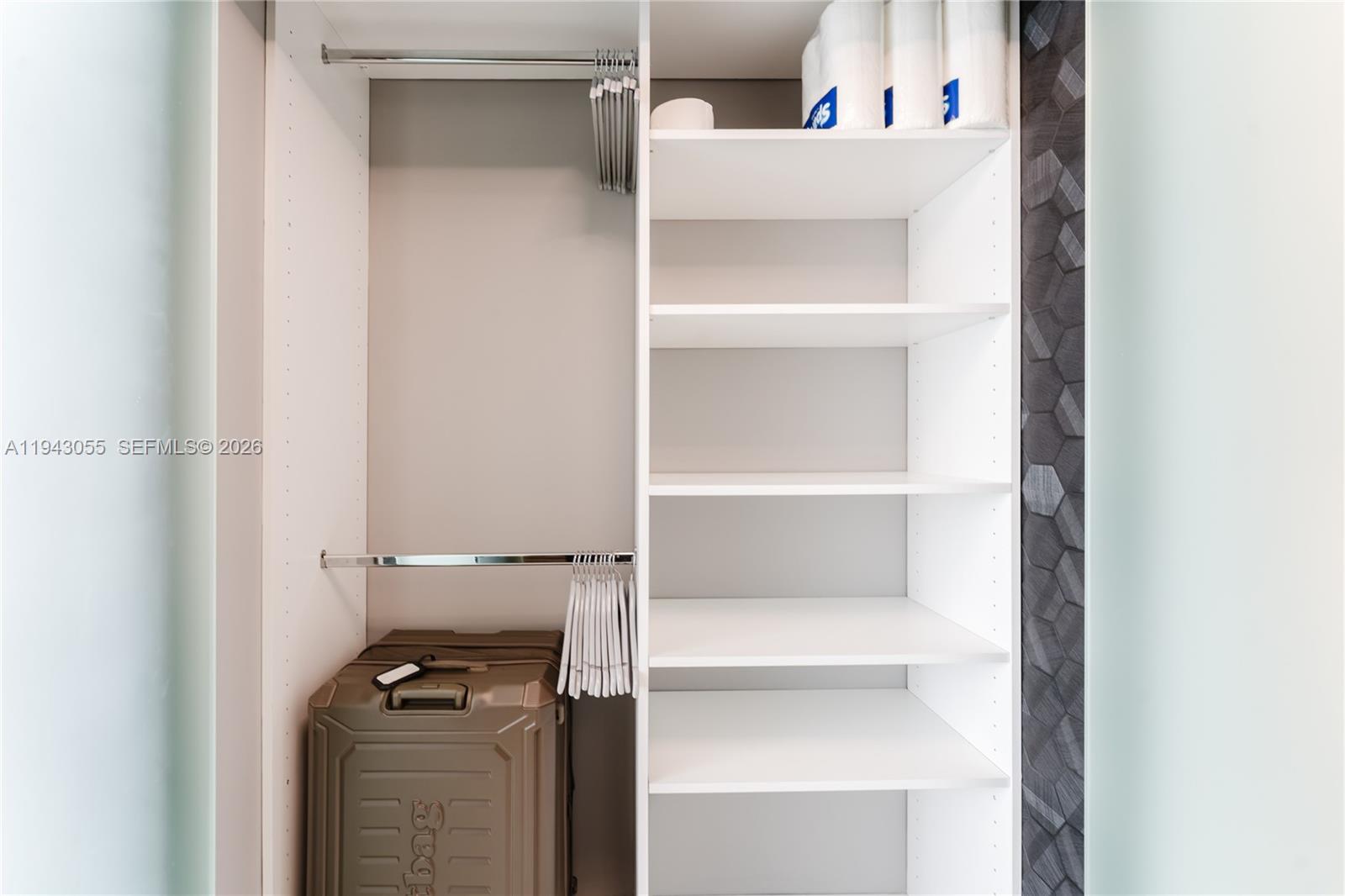 ARIA ON THE BAY CONDO - Residential