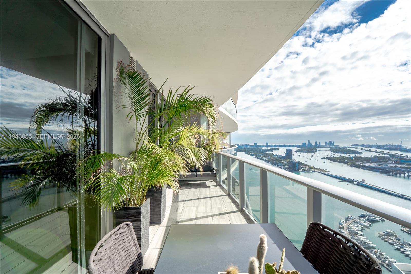 ARIA ON THE BAY CONDO - Residential
