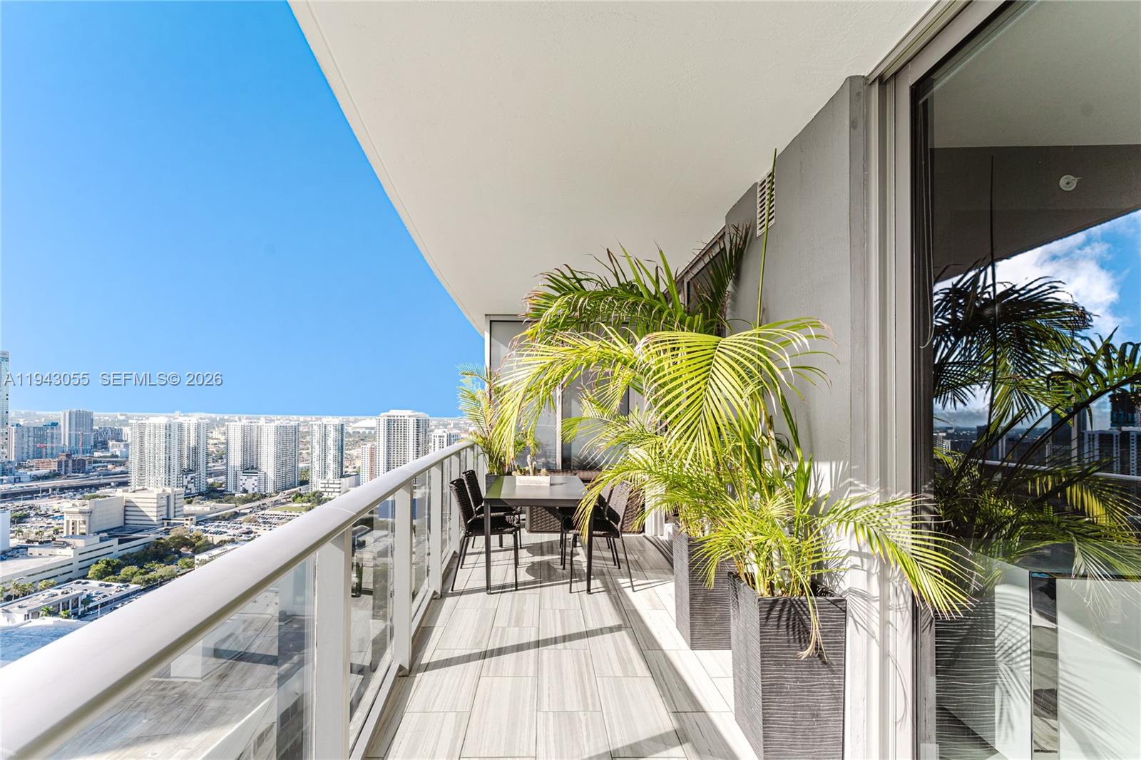 ARIA ON THE BAY CONDO - Residential