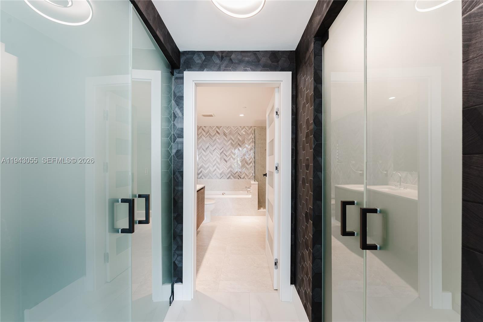 ARIA ON THE BAY CONDO - Residential