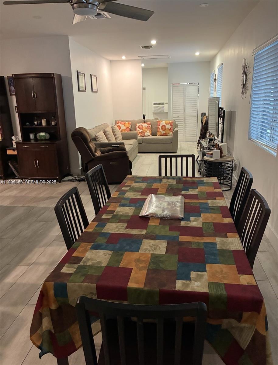 HOLLYWOOD ESTATES - Residential Income