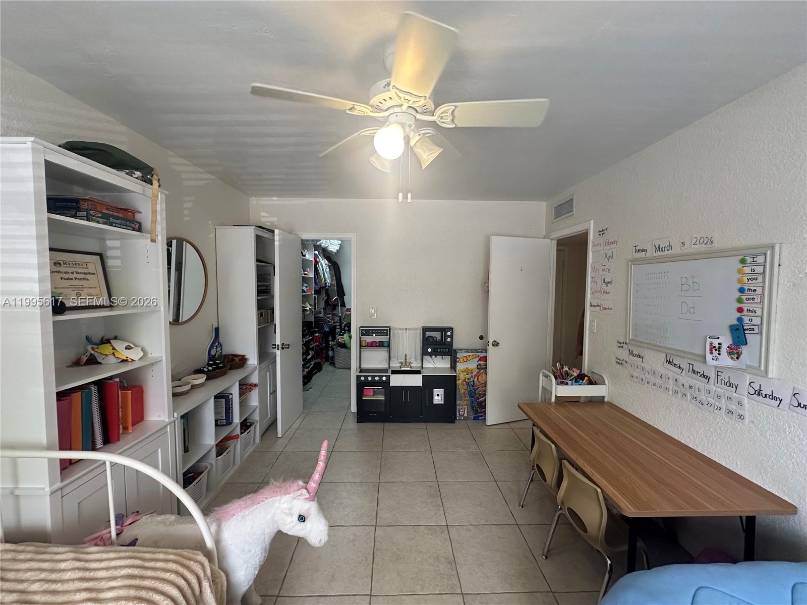 VENETIAN PALMS CONDO - Residential Lease