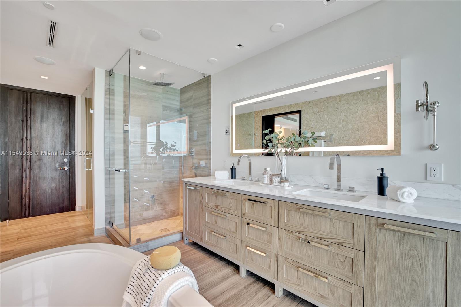 OCEANA KEY BISCAYNE CONDO - Residential