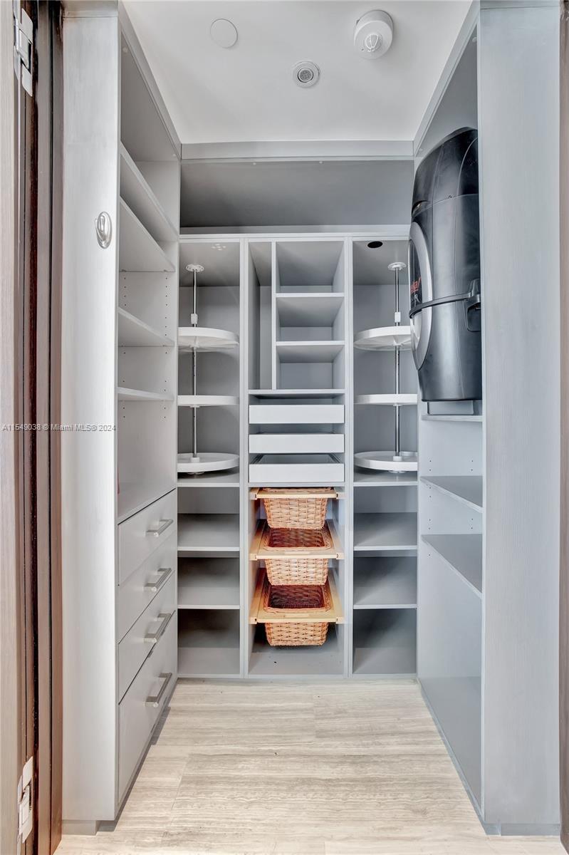 OCEANA KEY BISCAYNE CONDO - Residential