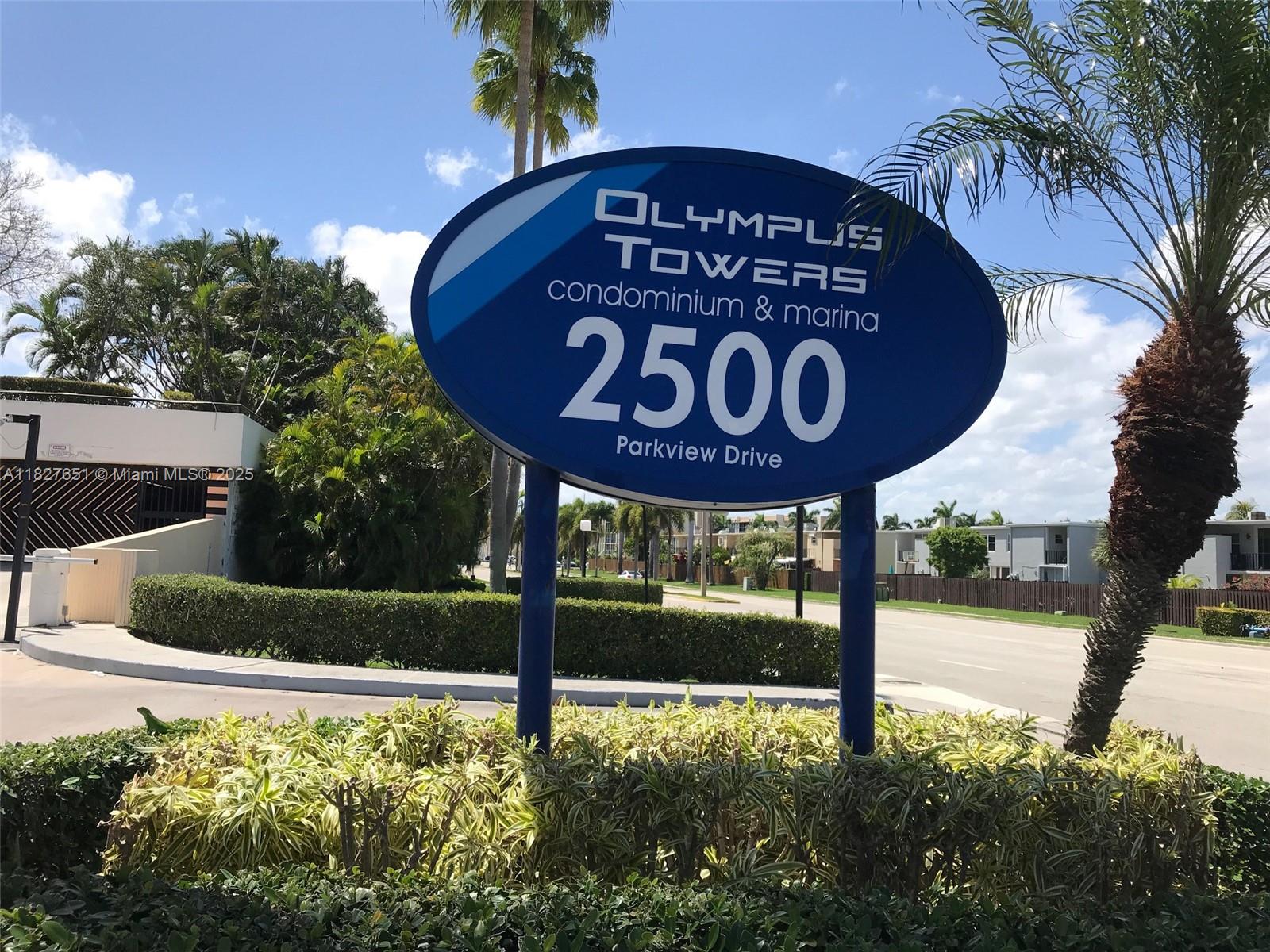2500 Parkview Dr 1210