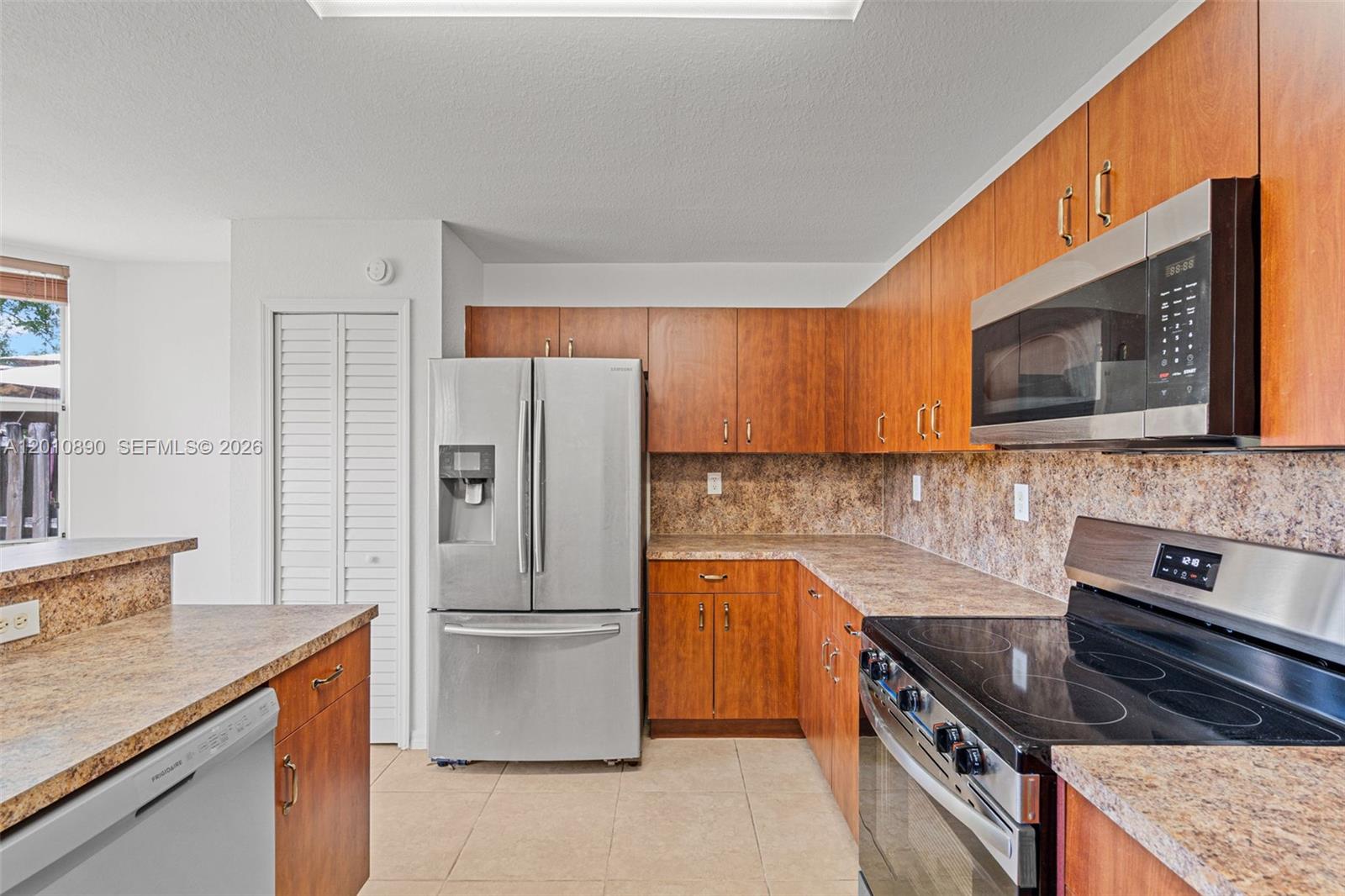 EGRET LAKES ESTATES SEC 6 - Residential