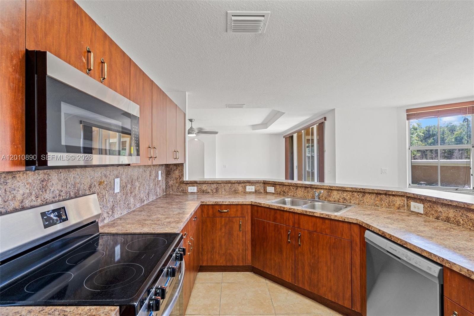 EGRET LAKES ESTATES SEC 6 - Residential