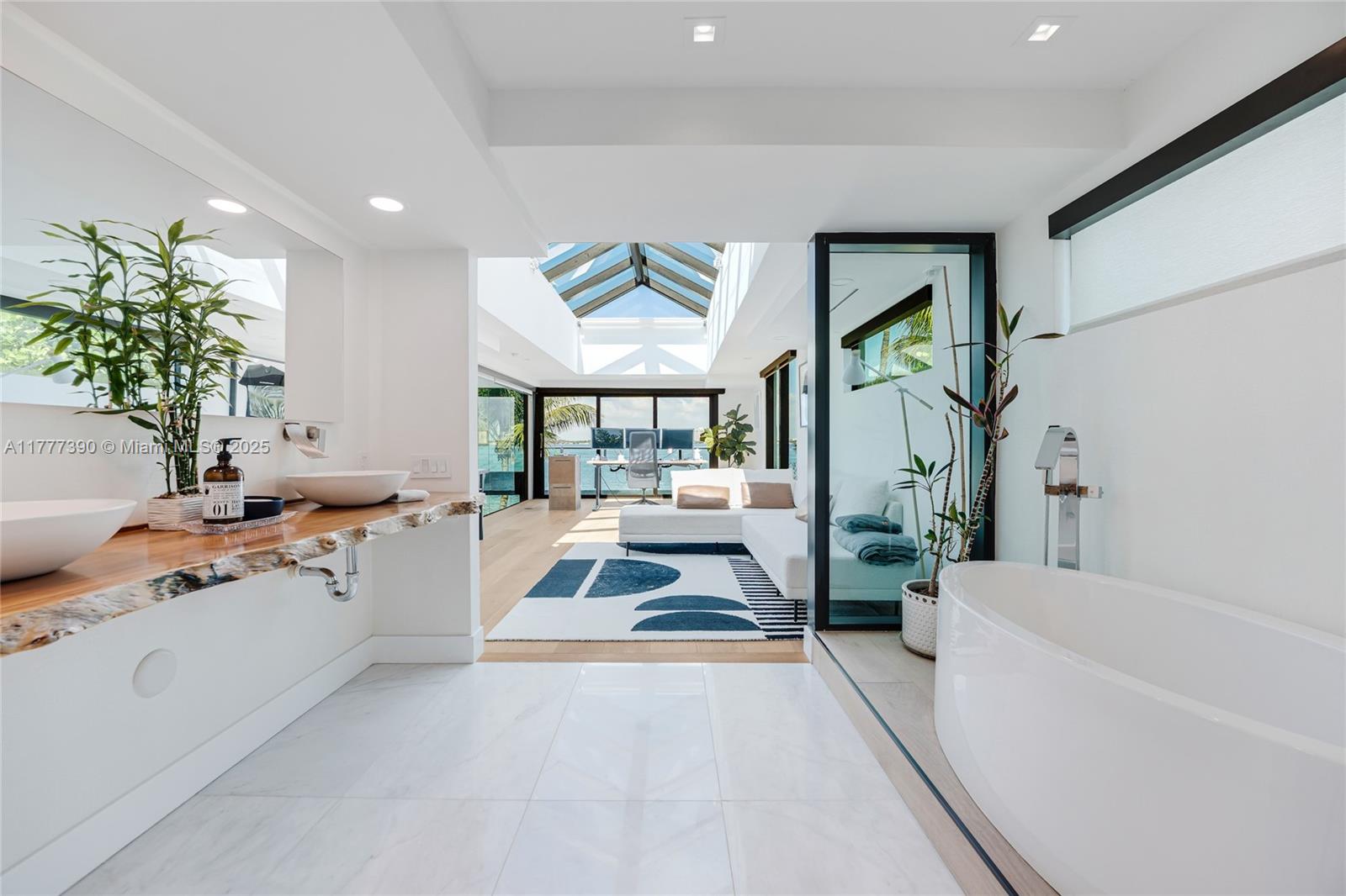 BISCAYNE POINT - Residential