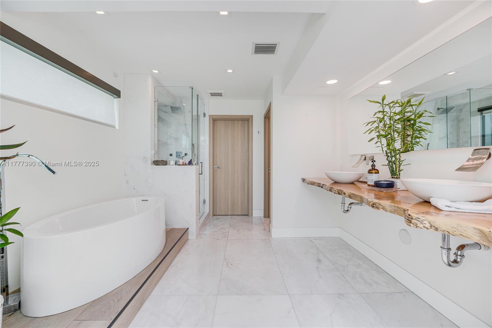BISCAYNE POINT - Residential