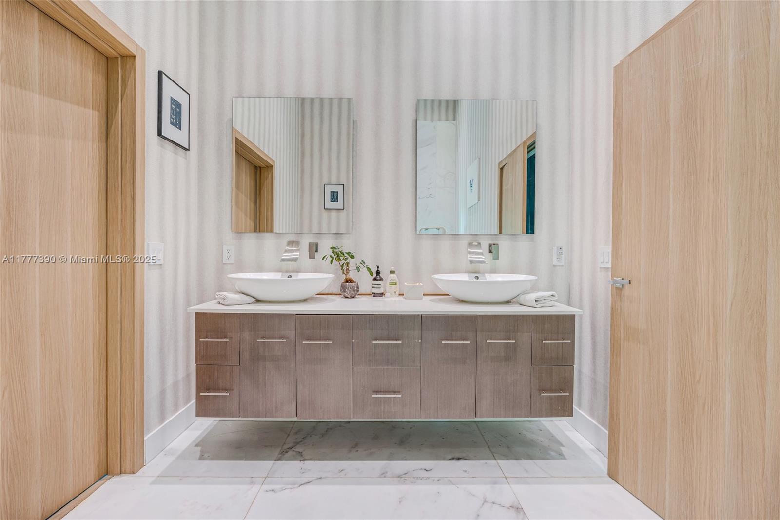 BISCAYNE POINT - Residential