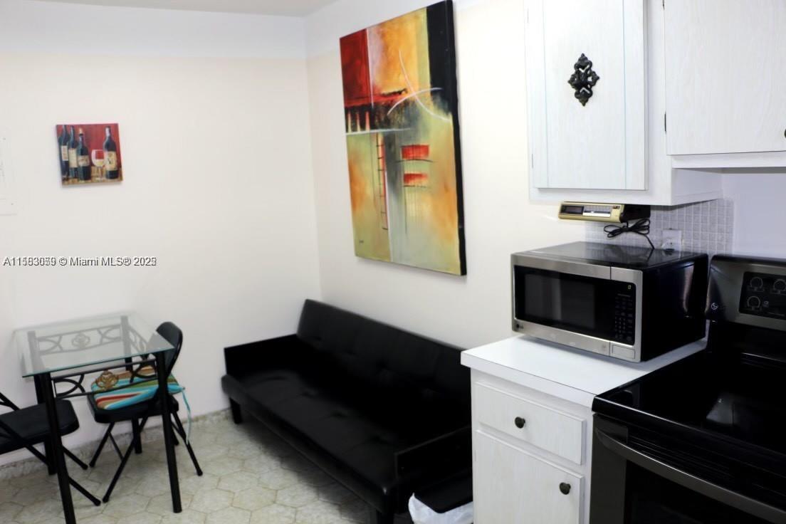 COMMODORE PLAZA CONDO - Residential