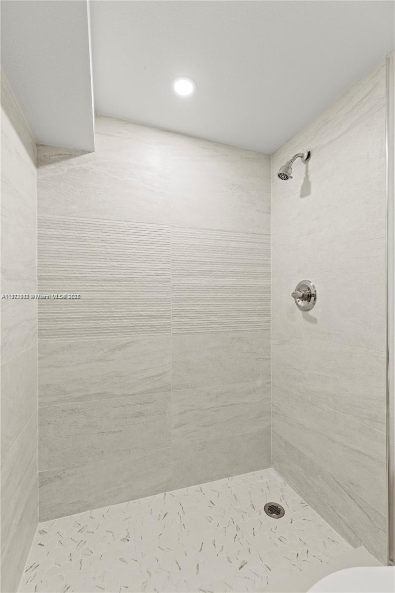 PINE WOOD PK - Residential Income