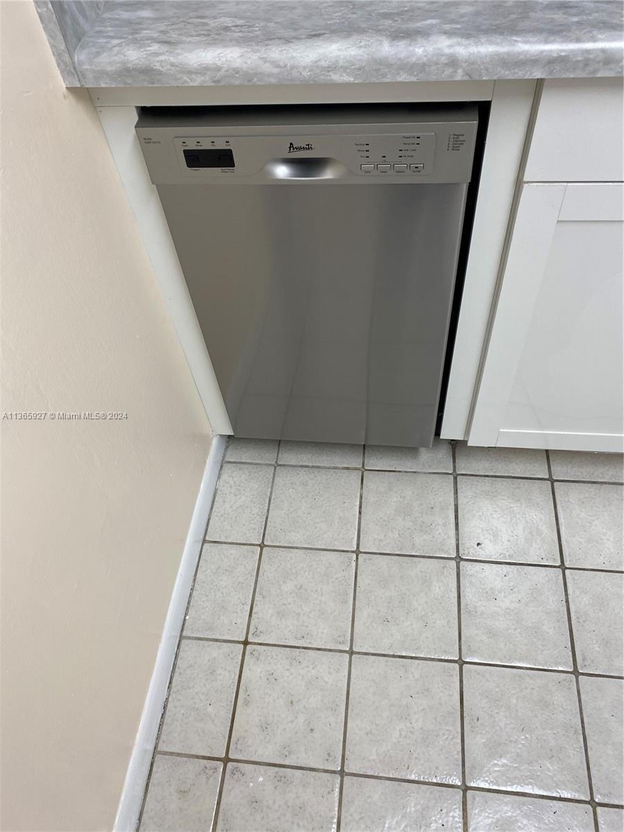 NEW LAND GARDENS CONDO - Residential