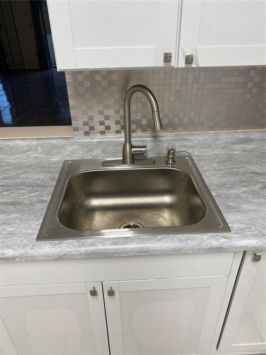 NEW LAND GARDENS CONDO - Residential