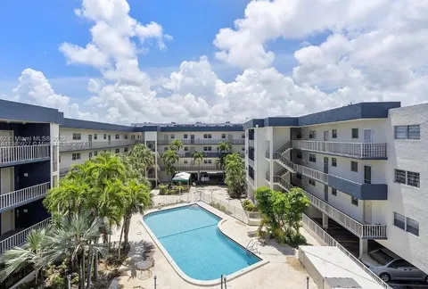 16750 NE 10 Ave Unit 201, North Miami Beach, FL 33162 - #: A11365927