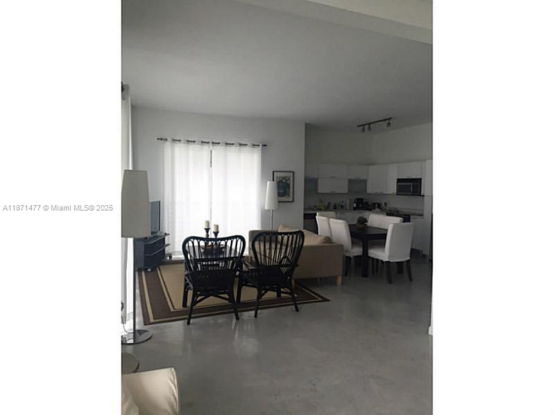 234 NE 3 ST 902