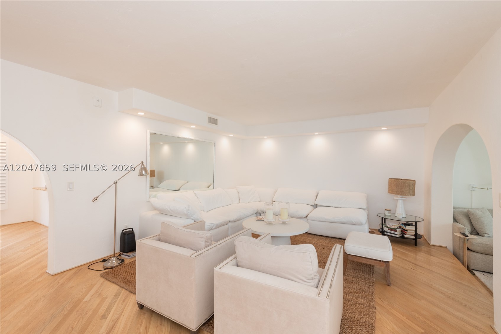 9940 Collins Ave 10