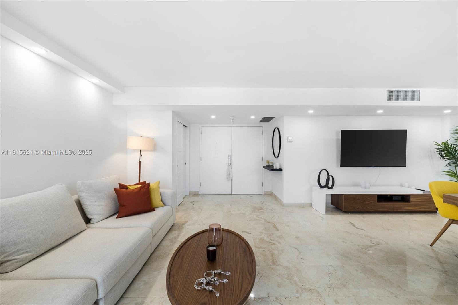 THE RIVIERA CONDO - Residential Lease