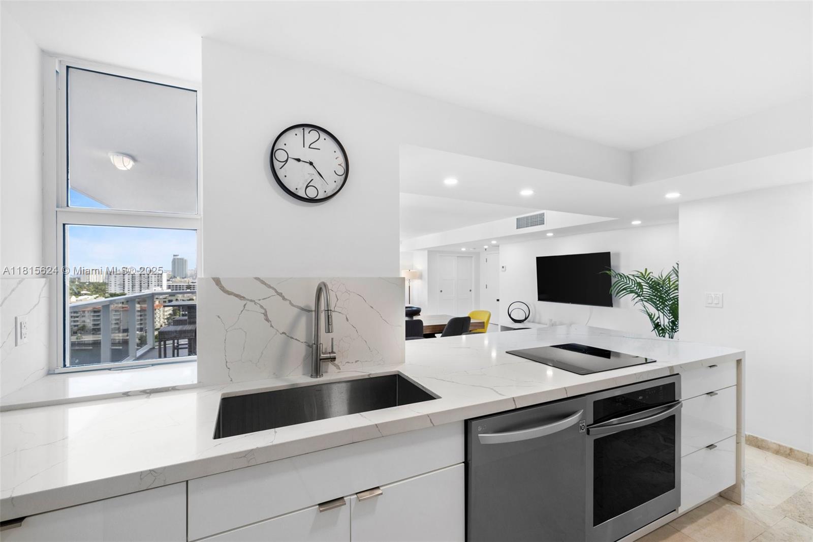 THE RIVIERA CONDO - Residential Lease