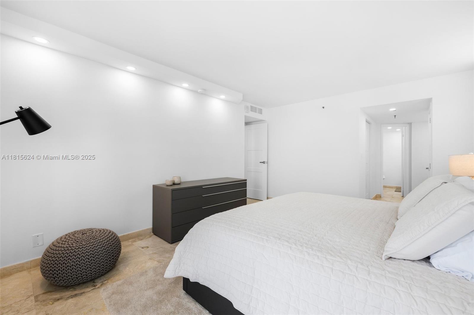 THE RIVIERA CONDO - Residential Lease