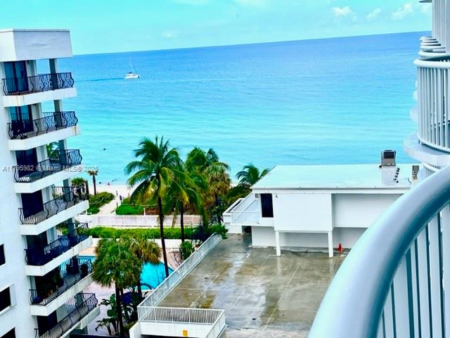Property for Sale at 5401 Collins Ave 611, Miami Beach, Miami-Dade County, Florida - Bedrooms: 1 
Bathrooms: 2  - $470,000