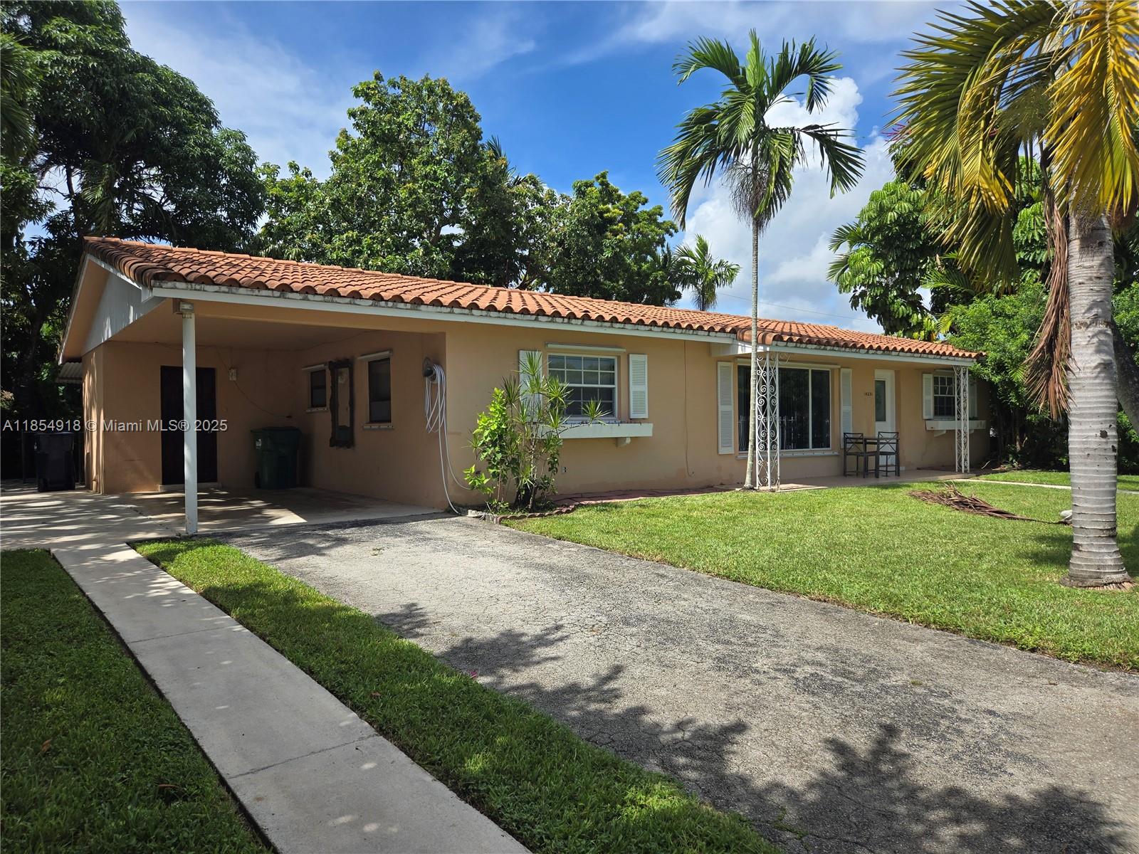 Wonderful 4 Bedrooms and 2 bathrooms single house in a desirable and centrally located neighborhood. NO HOA quick move-in. A lot of natural light, kitchen with white cabinets and stainless-steel appliances, laundry room with washer/dryer and plenty of storage space! Huge, fenced back yard with mango and avocado tree. Move In Ready! Commerical vehicle, trailer, or RV are allowed!