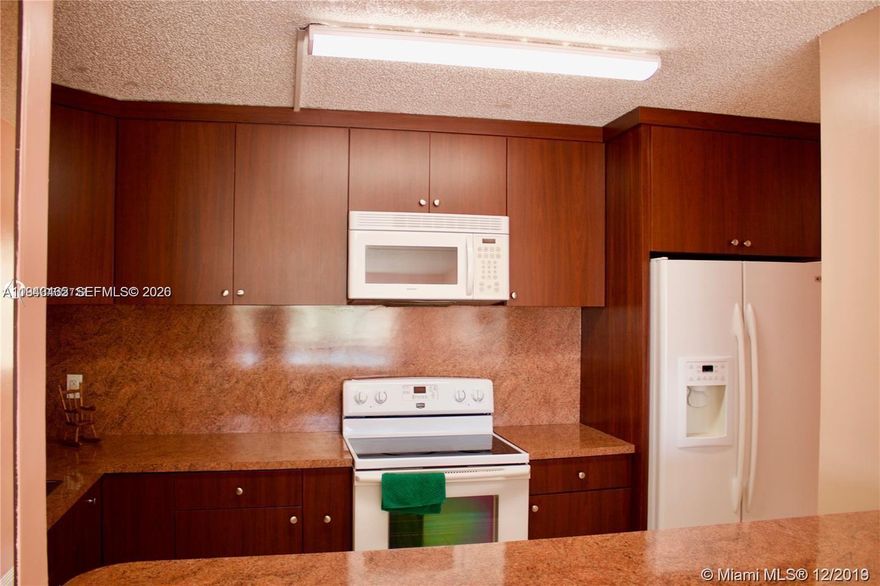 Great investment property, community is in the process of full renovations including new roof, new impact windows, new elevators and parking lot will be fully redone, rentals are really fast and high occupancy rate.