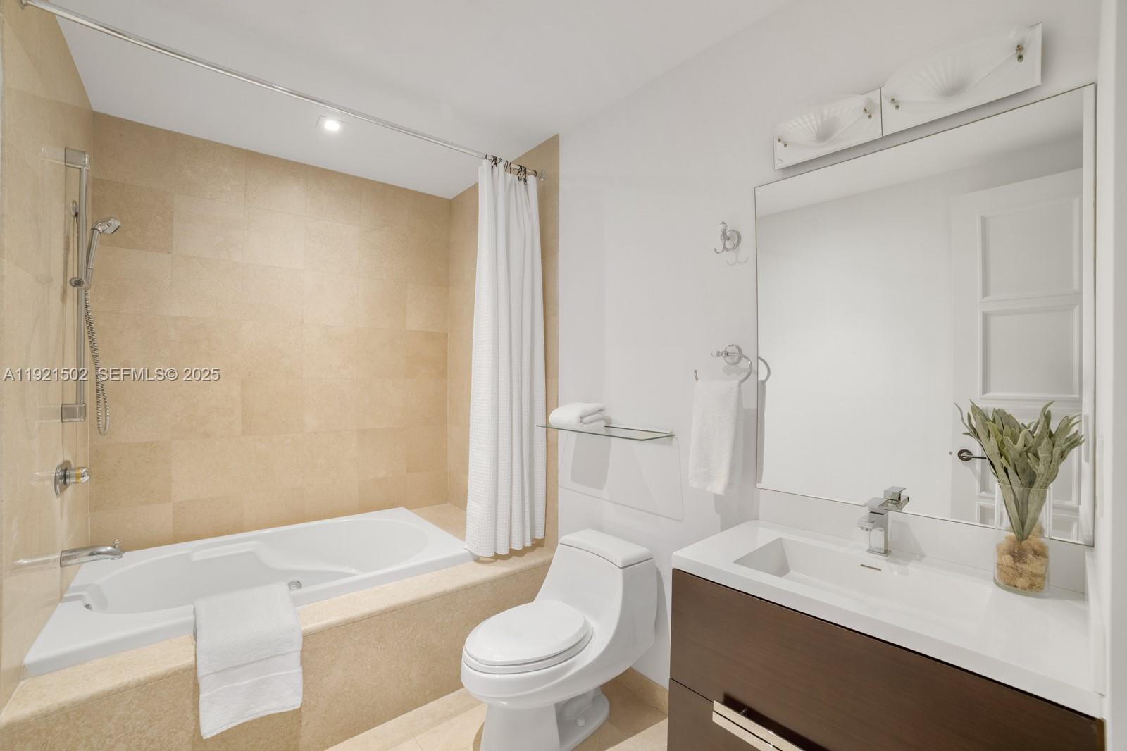 SANTA MARIA CONDO - Residential