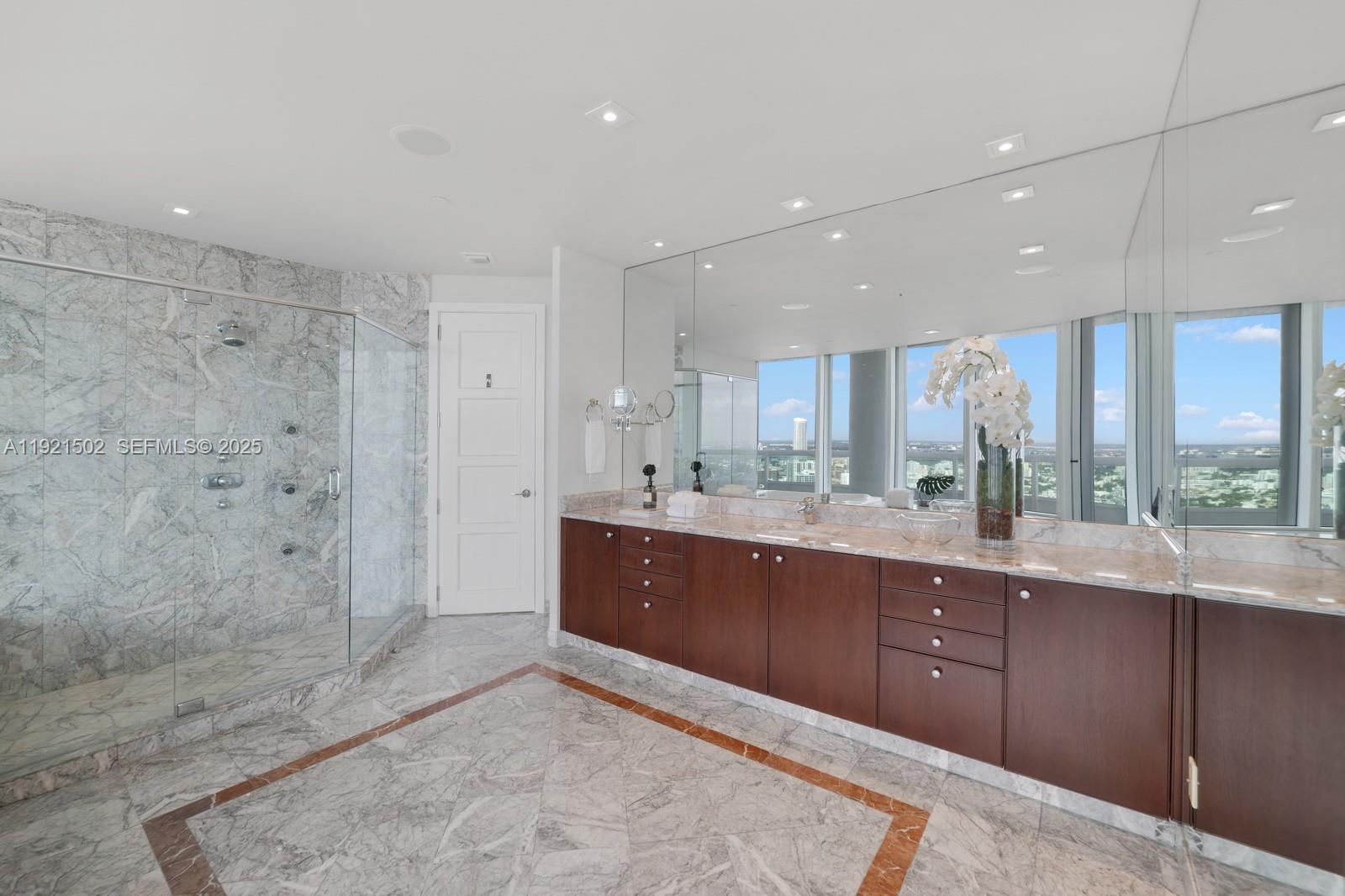 SANTA MARIA CONDO - Residential