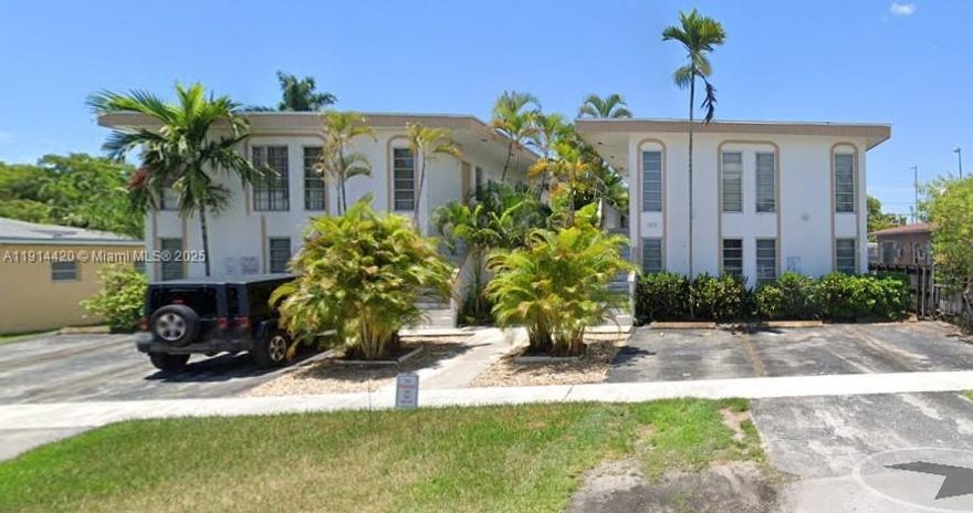 Spacious Corner unit on the 2nd floor in a lush Mediterranean building nestled in a quiet residential neighborhood. Ceramic floor throughout, white cabinets in the kitchen, the convenience of an on-site laundry room, 1 assigned parking. Its central location places you just a short 10-minute drive away from a variety of dining options, shopping destinations, and more. Fast property management approval.