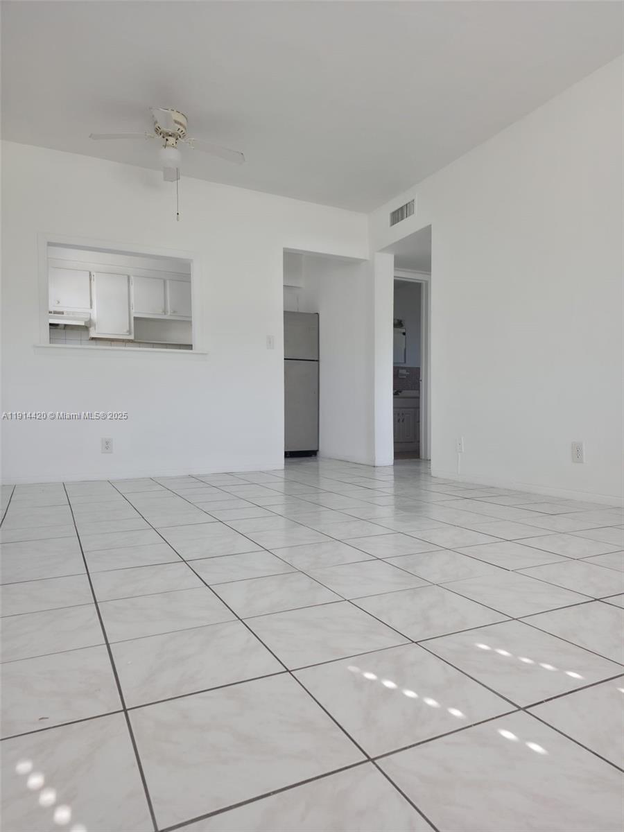 HOLLYWOOD HOMESITES REV P - Residential Lease