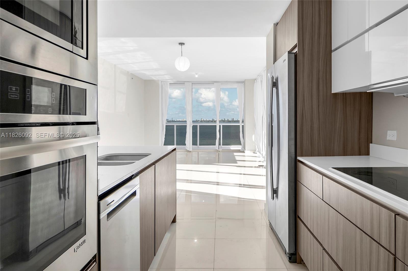 BAY HOUSE MIAMI CONDO - Residential