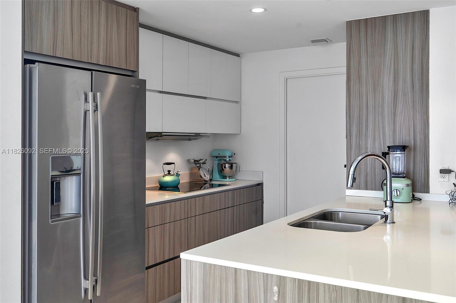 BAY HOUSE MIAMI CONDO - Residential