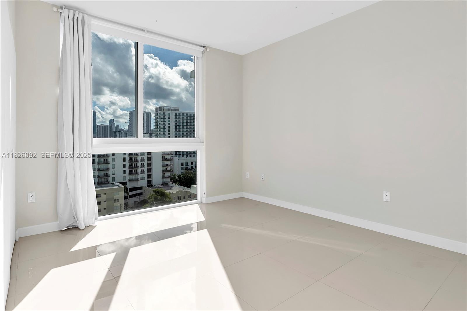 BAY HOUSE MIAMI CONDO - Residential
